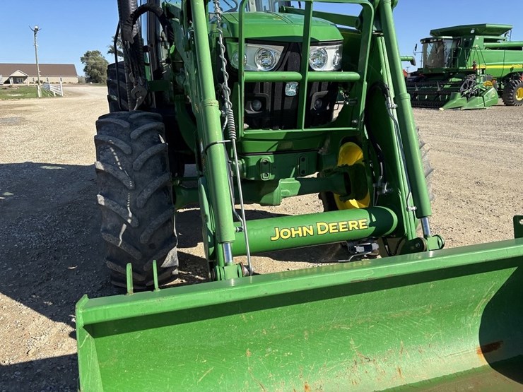 john-deere-6125m-image-10