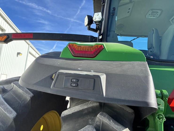 john-deere-8r-340-image-28