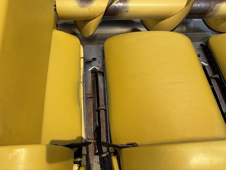 new-holland-996-image-13