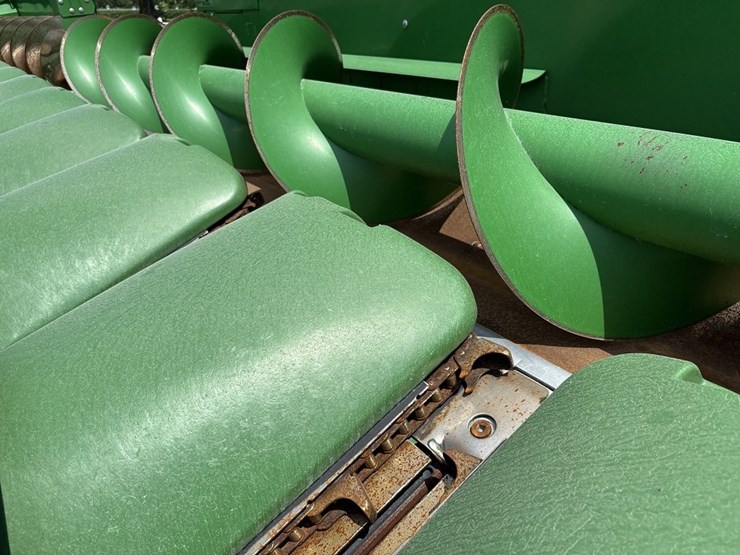 2022-john-deere-c12r-image-30