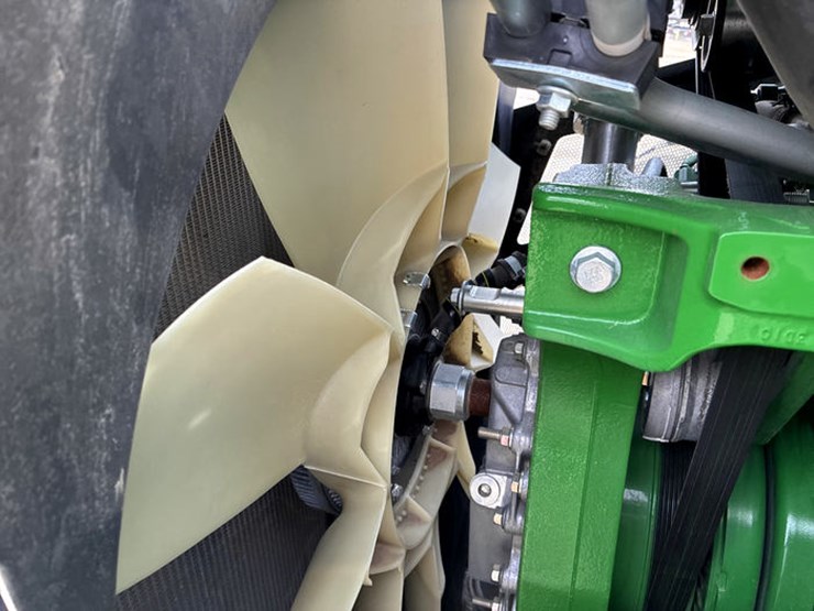 john-deere-8r-370-image-41