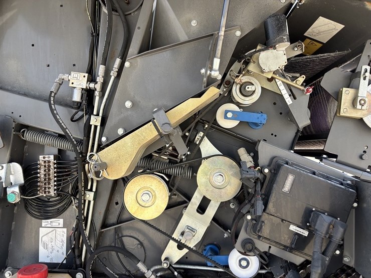 massey-ferguson-rb4180v-image-43