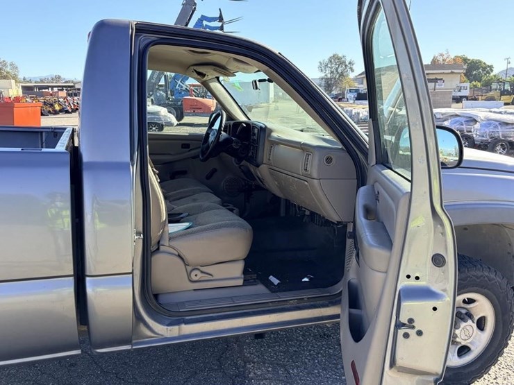 chevrolet-silverado-2500-image-9