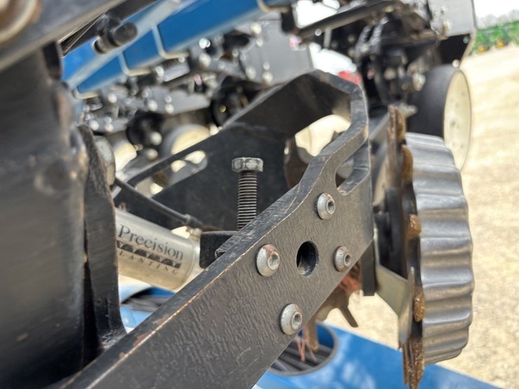 2012-kinze-3660-image-21