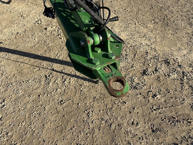 2011-john-deere-2210l-image-9