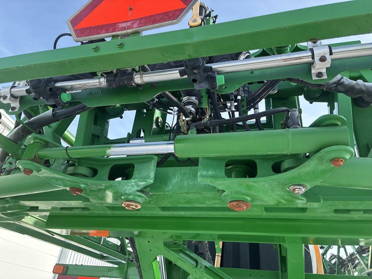 john-deere-r4038-image-34