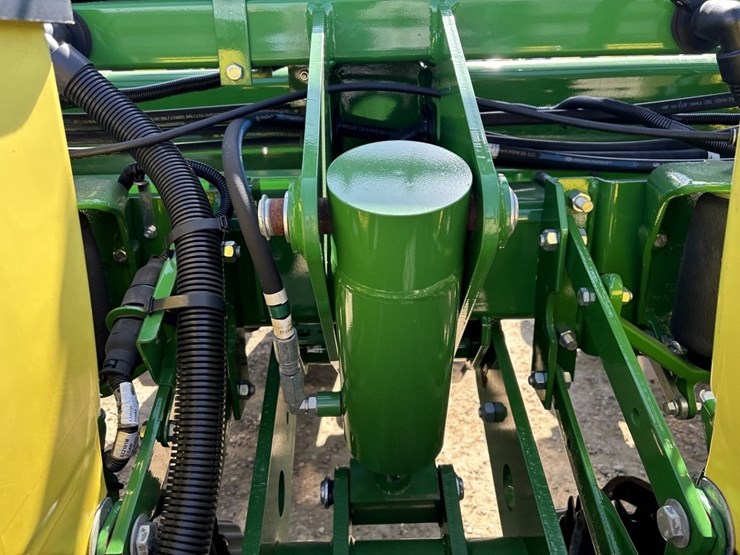 2017-john-deere-1775nt-image-25