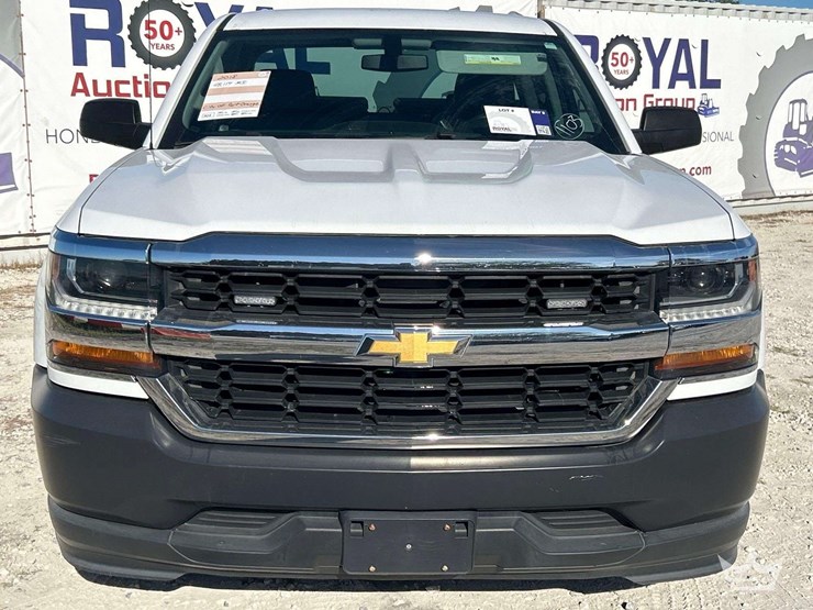 2018-chevrolet-1500-image-28