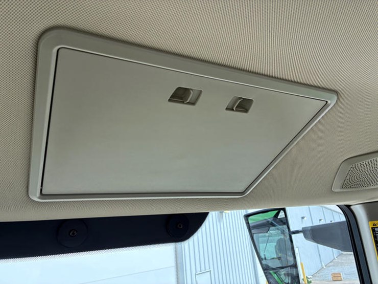 john-deere-8r-370-image-83