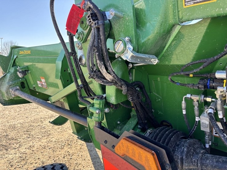 john-deere-c12f-image-24