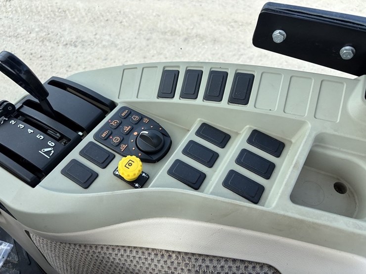 john-deere-3039r-image-33