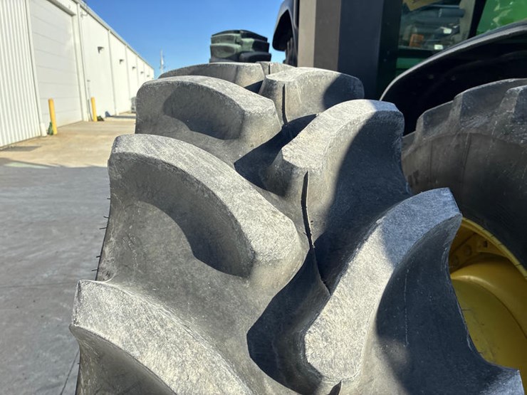 john-deere-8r-370-image-48