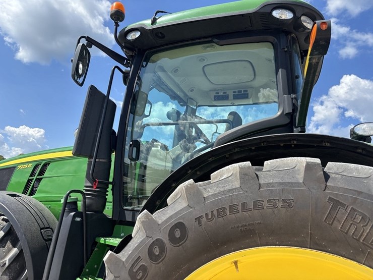 john-deere-7215r-image-29
