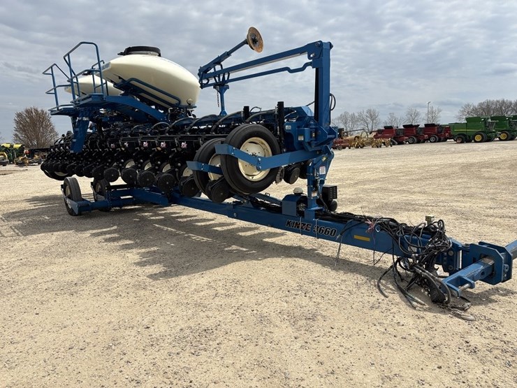 2012-kinze-3660-image-7