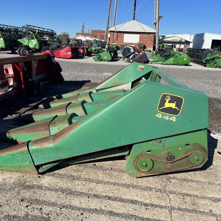 JOHN DEERE 444