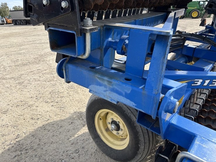 2011-landoll-3130-31-image-10