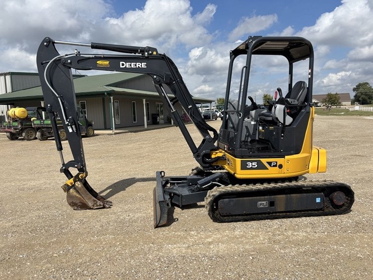 2024-john-deere-35p-mini-excavator-image-3