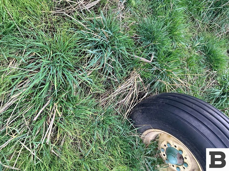 john-deere-3710-image-26