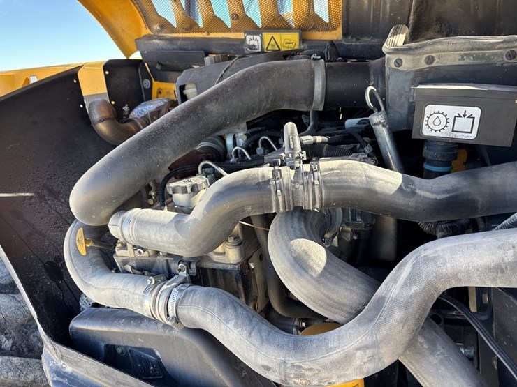 jcb-536-60-agri-image-14