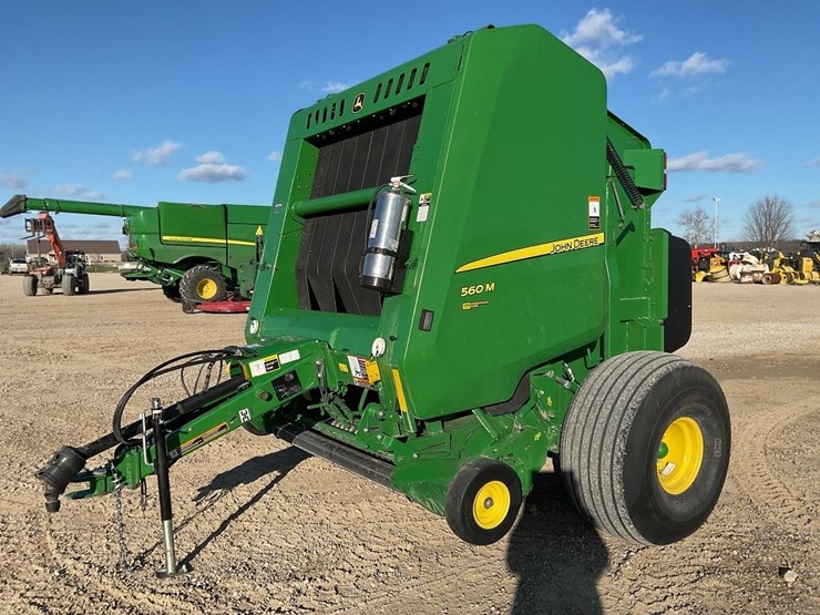 john-deere-560m-image-1