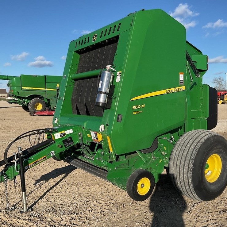 JOHN DEERE 560M
