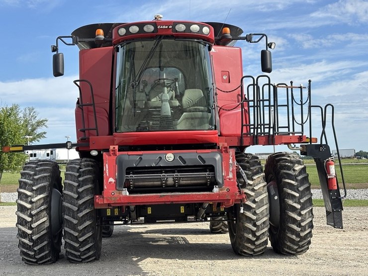 case-ih-7010-image-8