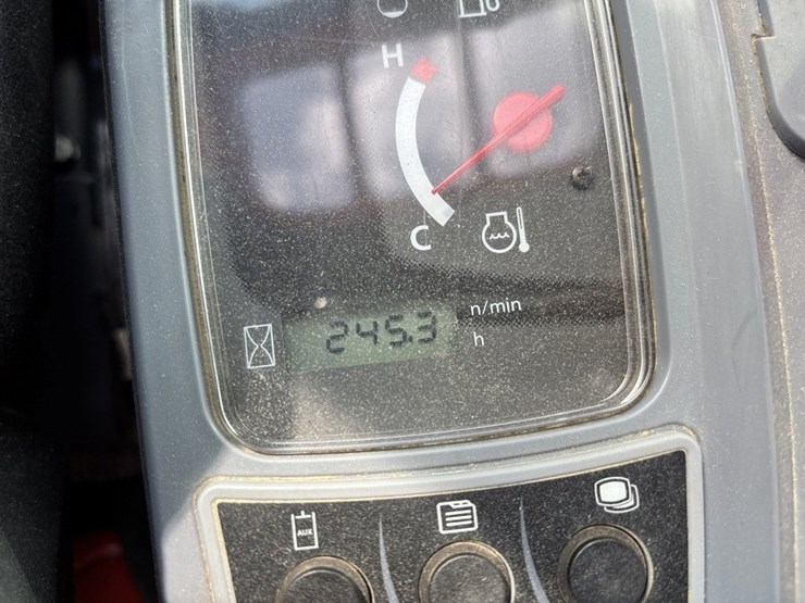 2022-kubota-kx71-3-image-33