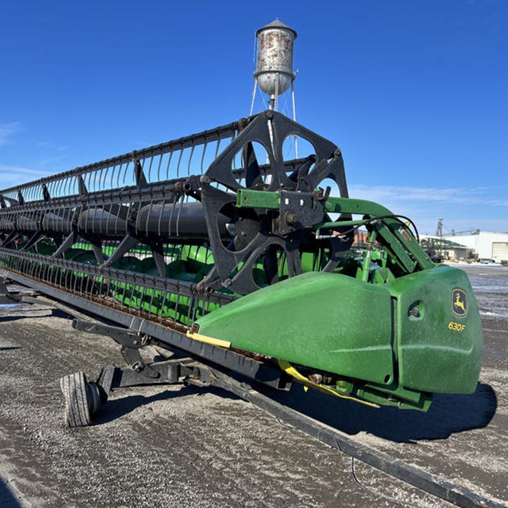 JOHN DEERE 630F
