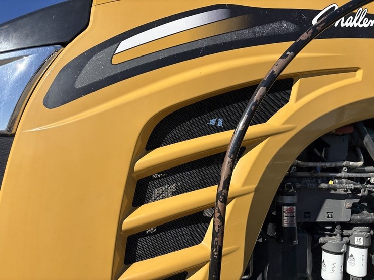 challenger-765e-track-tractor-image-39