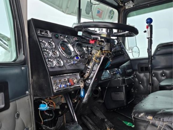 kenworth-w900-image-24