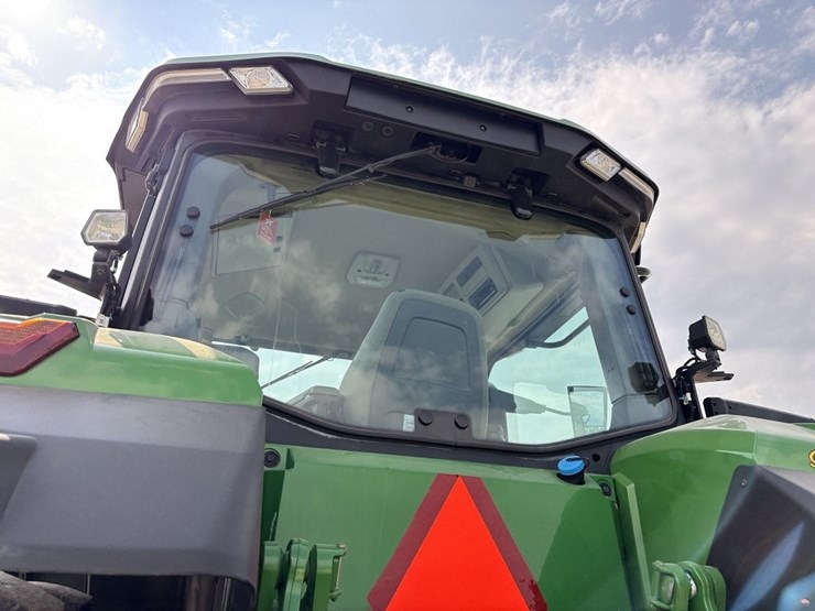 john-deere-8r-250-image-26