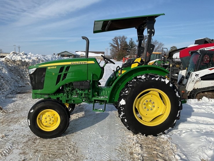 john-deere-5055e-image-2