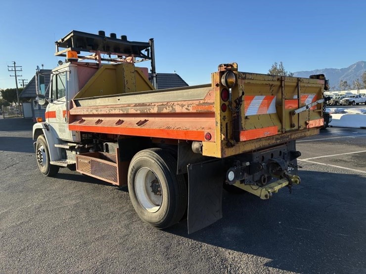 2001-freightliner-dump-truck-image-4
