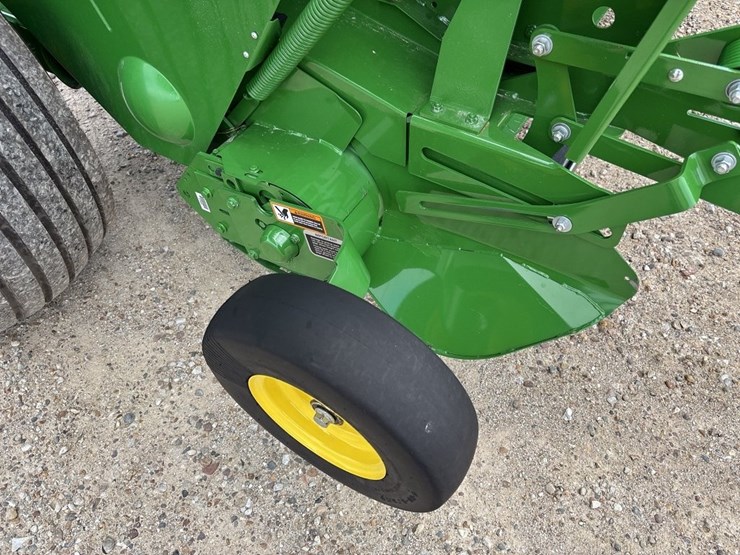 2024-john-deere-561m-image-25