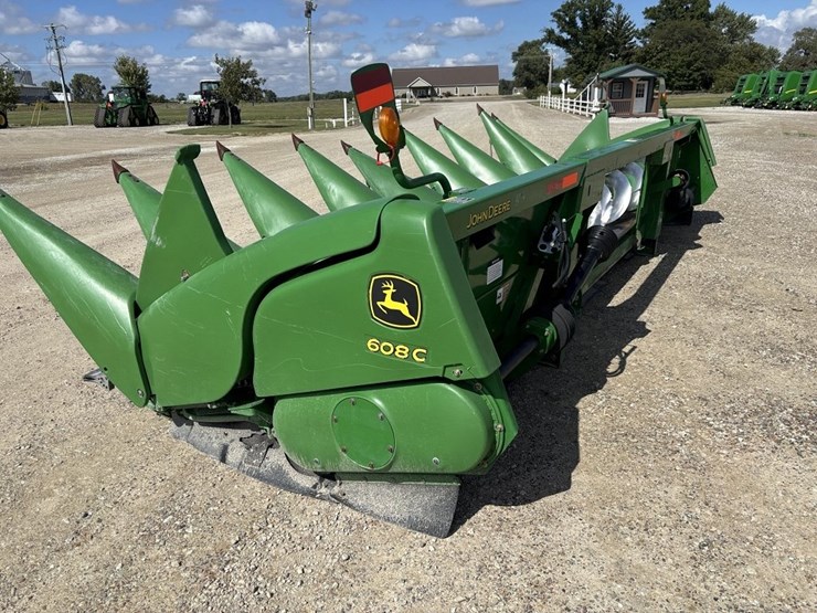 john-deere-608c-image-3