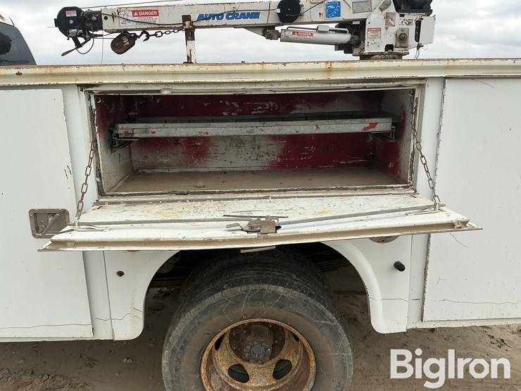 2013-chevrolet-3500-image-18