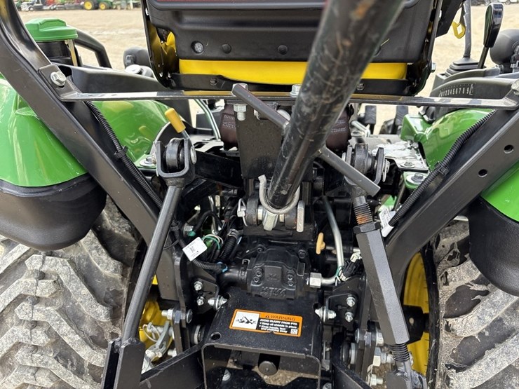 john-deere-1025r-image-25