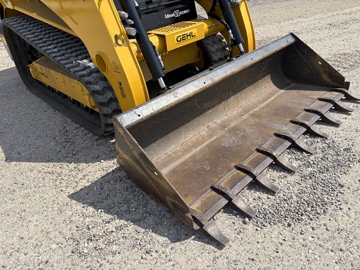 gehl-vt320-image-8