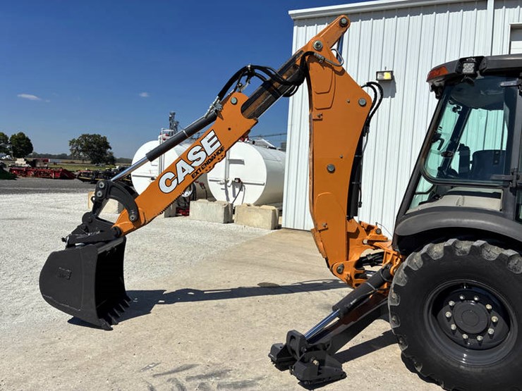 2019-case-580sn-image-91