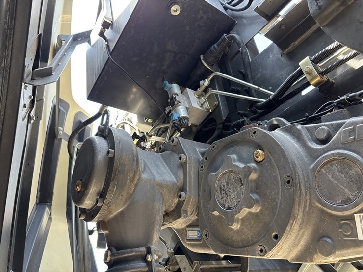 2018-claas-quandrant-5300rf-large-square-baler-image-44