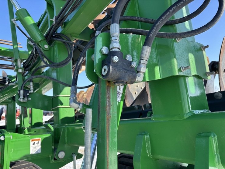 2024-john-deere-2680h-image-47