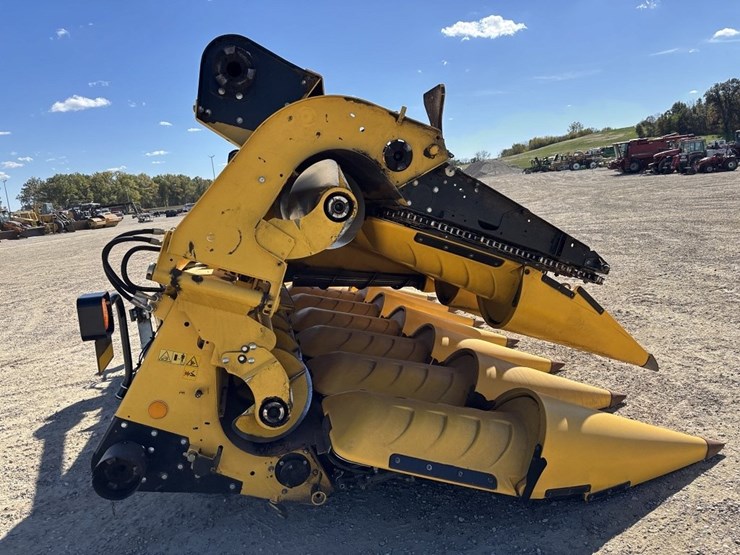 2014-new-holland-9800f-12r30"-corn-head-image-6