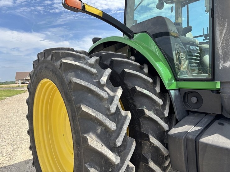 john-deere-8430-image-16