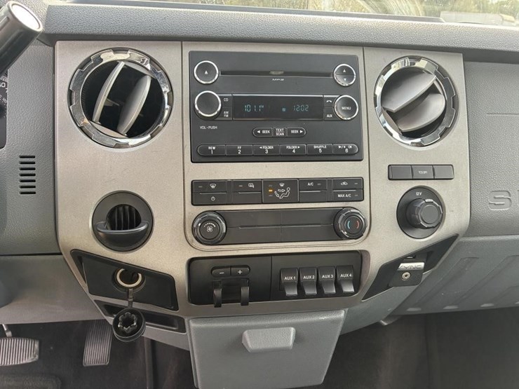 2015-ford-f550-xlt-image-16