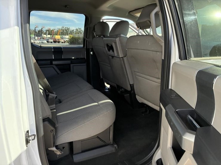 2017-ford-f550-xlt-image-10