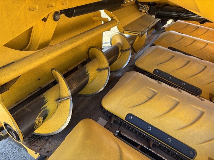 2014-new-holland-9800f-12r30"-corn-head-image-13