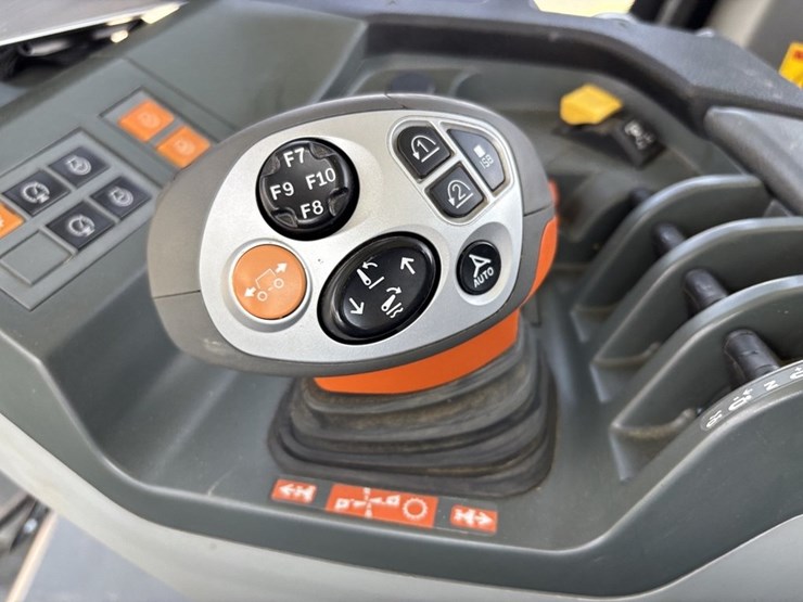 claas-xerion-5000-image-53