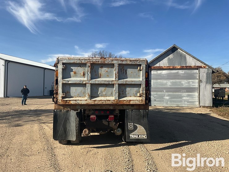 international-4900-image-6