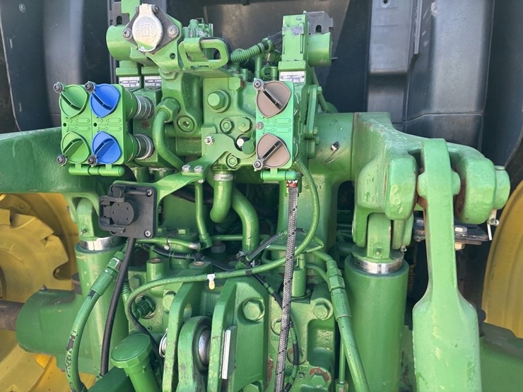 john-deere-6150r-image-25