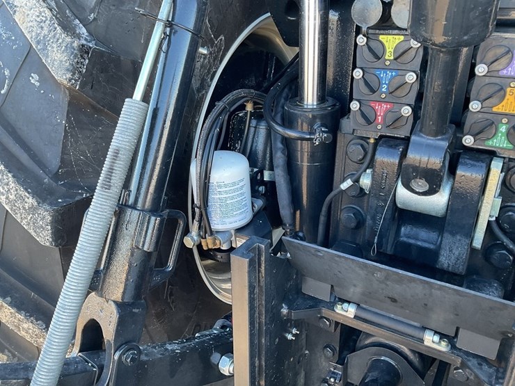 new-holland-t8.435-image-27